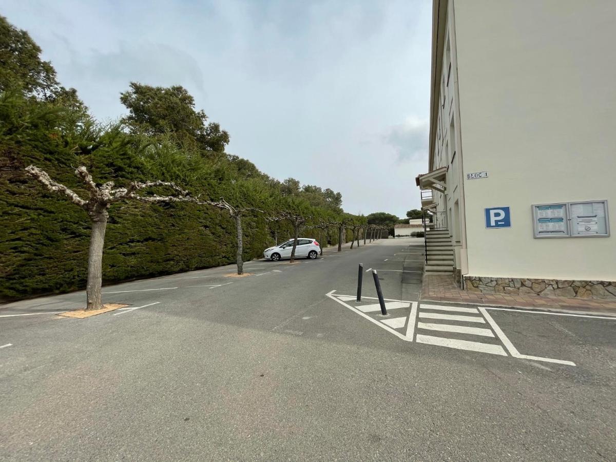 Apartament Amb Piscina I Aparcament - Baixos Amb Jardinet 卡莱利亚德帕拉弗鲁赫尔 外观 照片