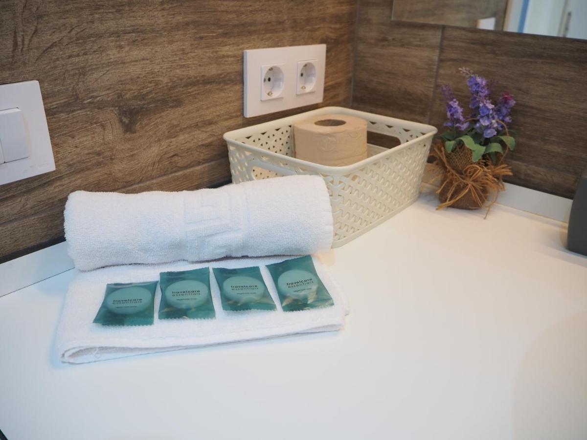 Apartament Amb Piscina I Aparcament - Baixos Amb Jardinet 卡莱利亚德帕拉弗鲁赫尔 外观 照片