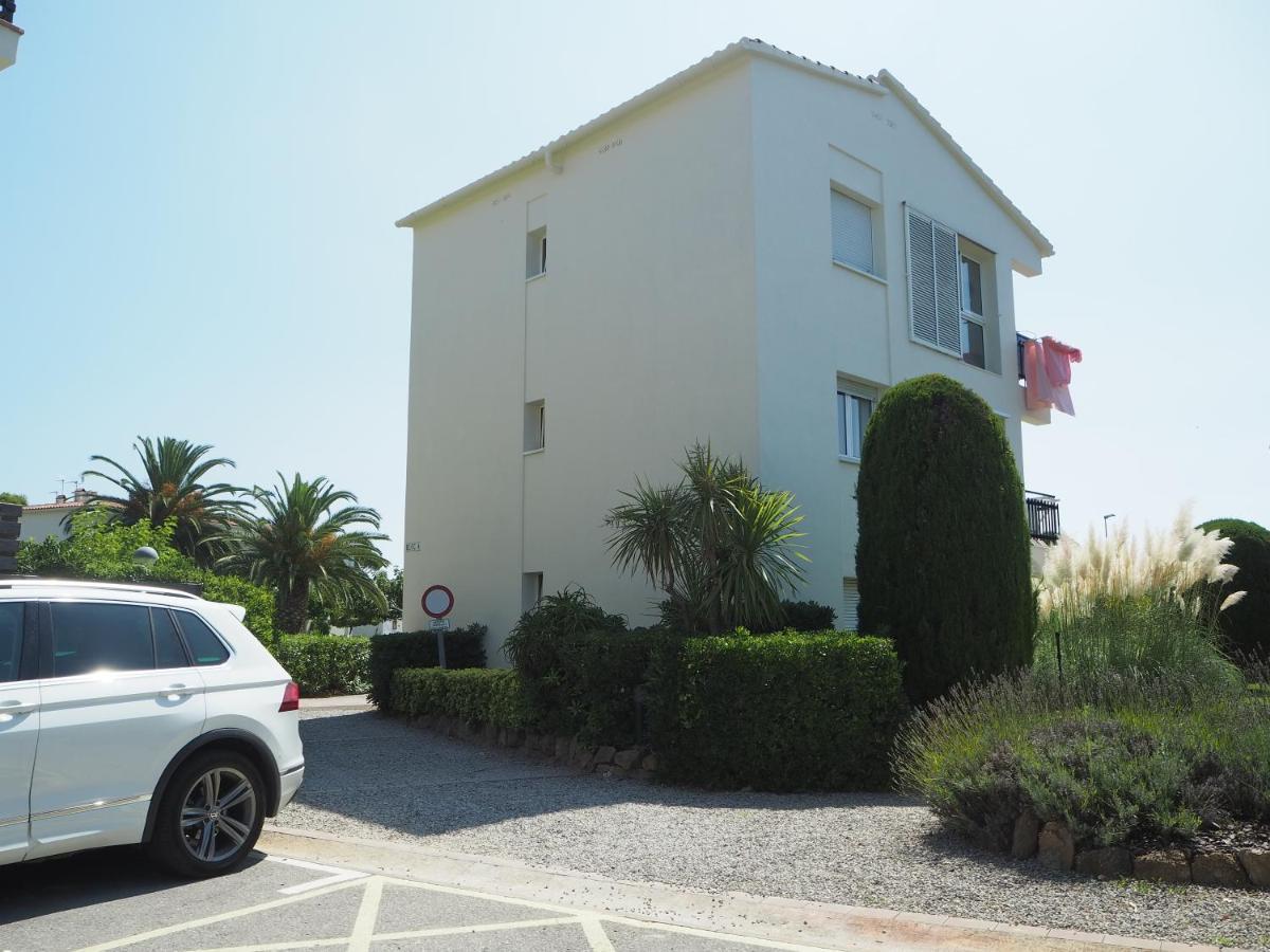 Apartament Amb Piscina I Aparcament - Baixos Amb Jardinet 卡莱利亚德帕拉弗鲁赫尔 外观 照片
