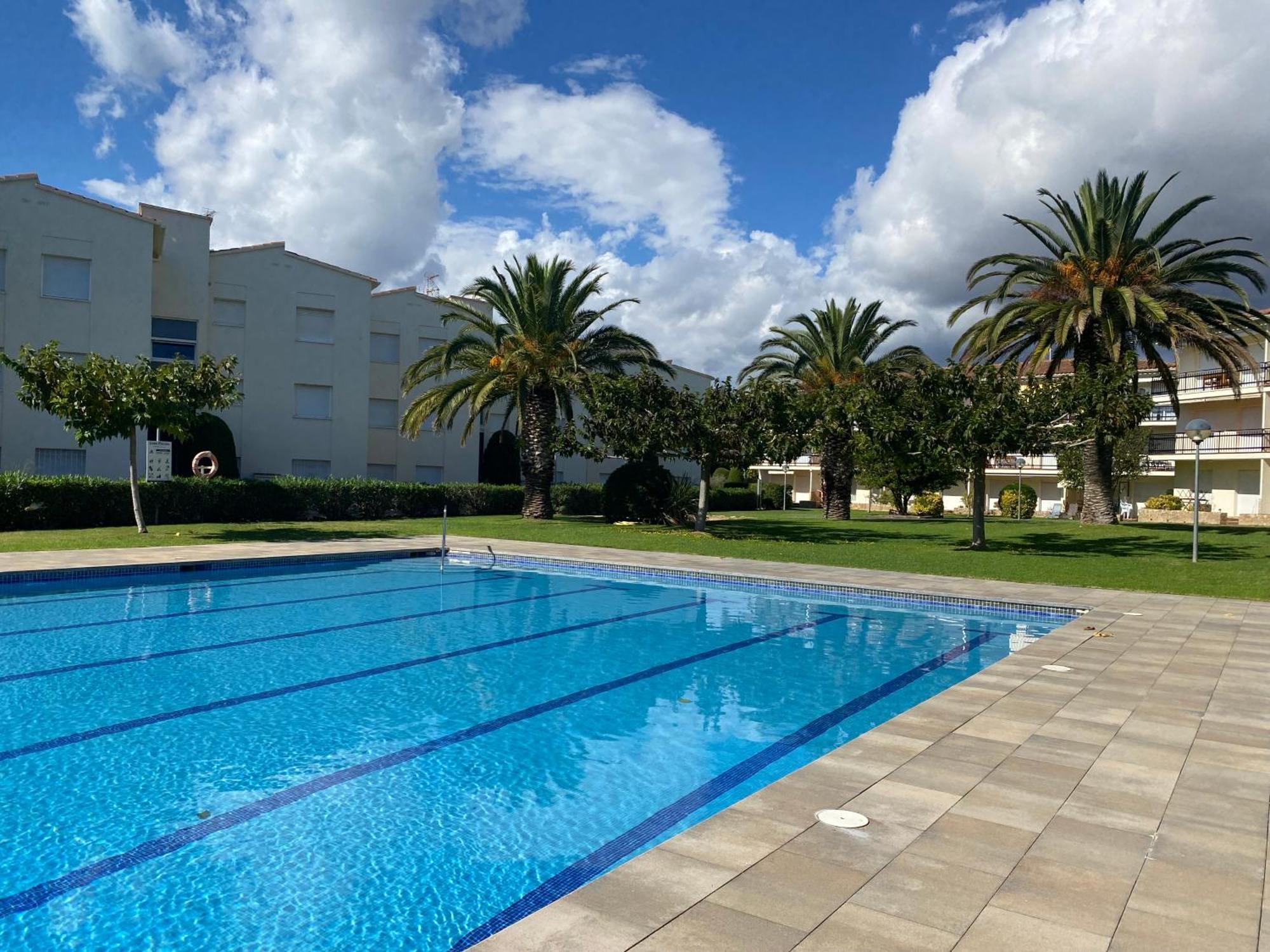 Apartament Amb Piscina I Aparcament - Baixos Amb Jardinet 卡莱利亚德帕拉弗鲁赫尔 外观 照片