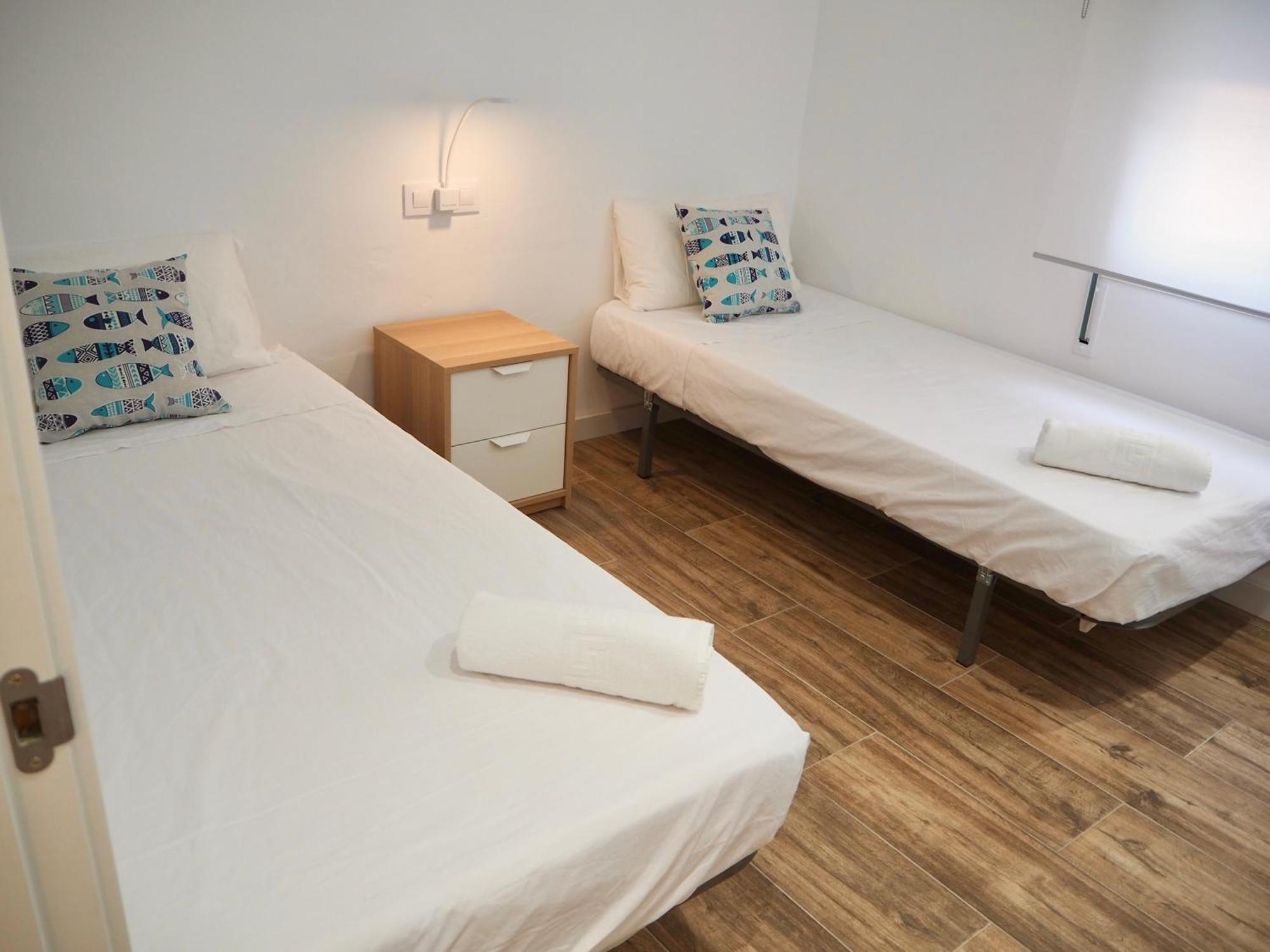 Apartament Amb Piscina I Aparcament - Baixos Amb Jardinet 卡莱利亚德帕拉弗鲁赫尔 外观 照片