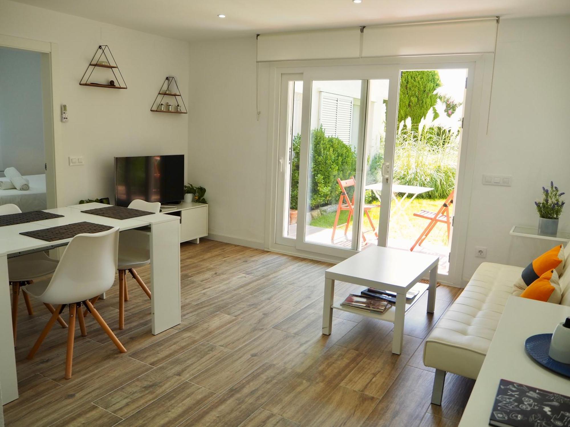 Apartament Amb Piscina I Aparcament - Baixos Amb Jardinet 卡莱利亚德帕拉弗鲁赫尔 外观 照片