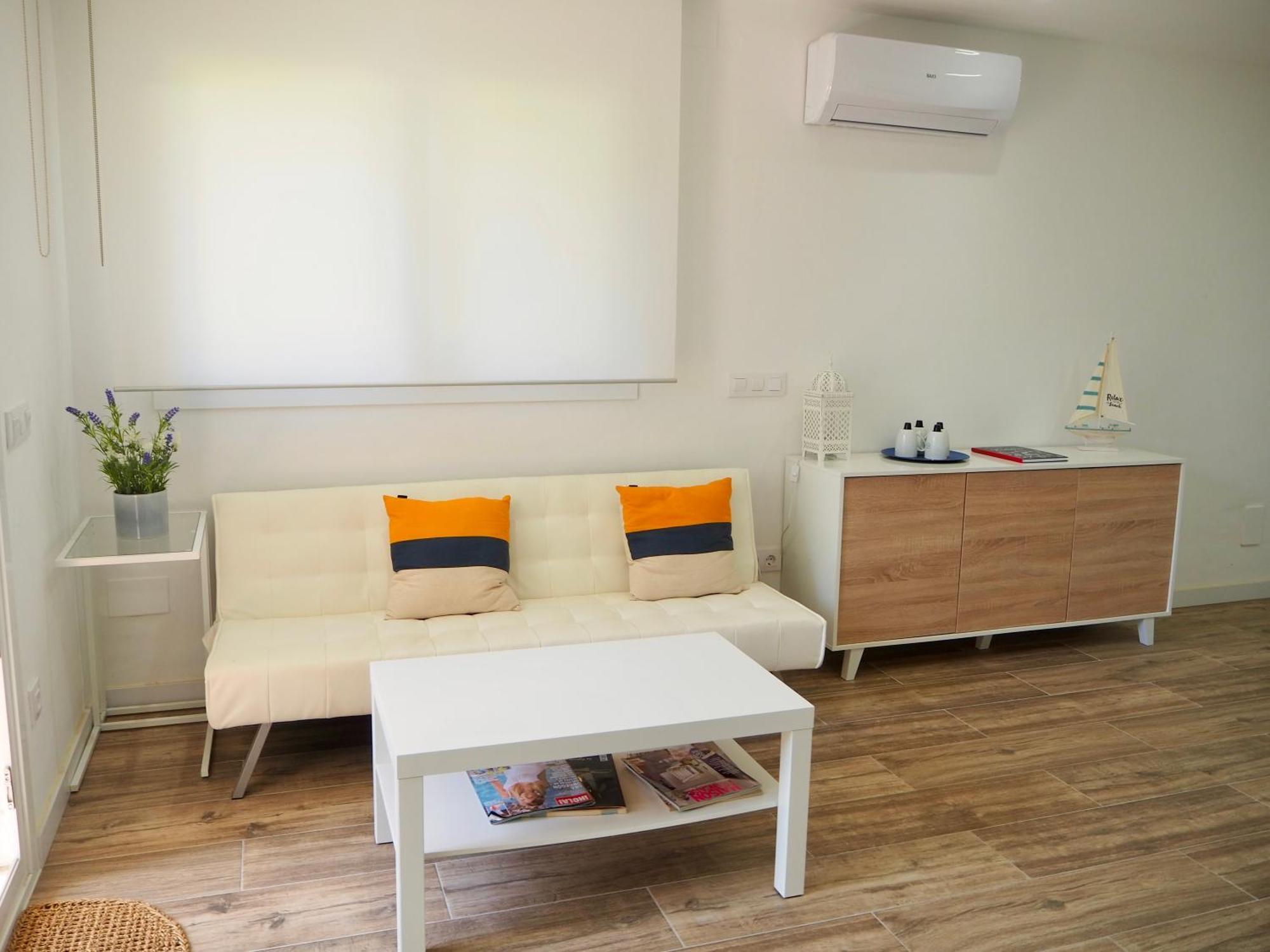 Apartament Amb Piscina I Aparcament - Baixos Amb Jardinet 卡莱利亚德帕拉弗鲁赫尔 外观 照片